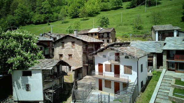 casa indipendente in vendita ad Ostana