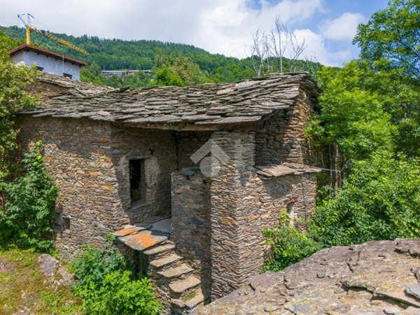 casale in vendita ad Ostana