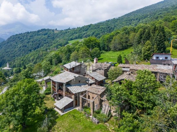 quadrivano in vendita ad Ostana