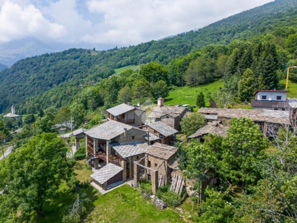 casale in vendita ad Ostana