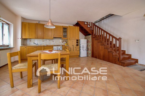 casa indipendente in vendita ad Ostana