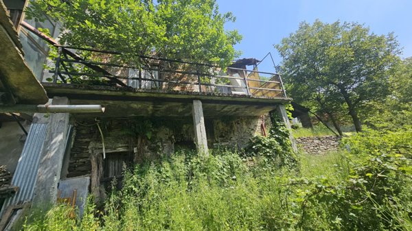 casale in vendita ad Ostana