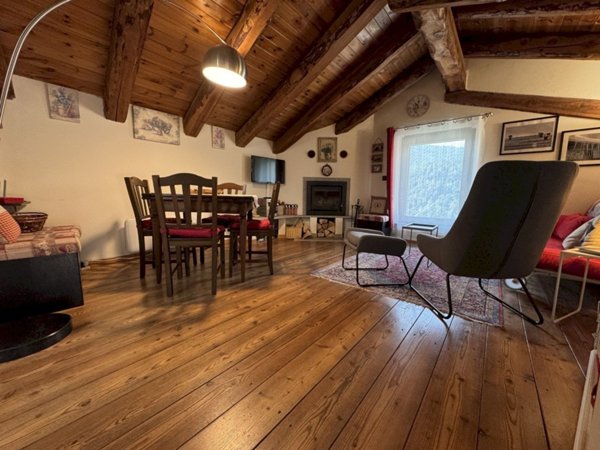 casa indipendente in vendita ad Ostana