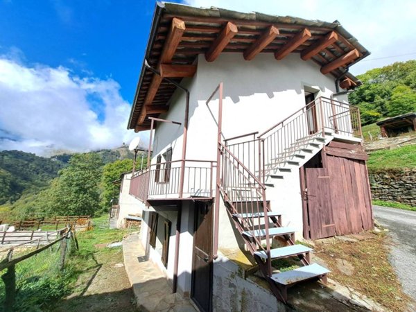 casa indipendente in vendita ad Ostana