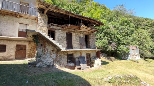 casa indipendente in vendita a Paesana