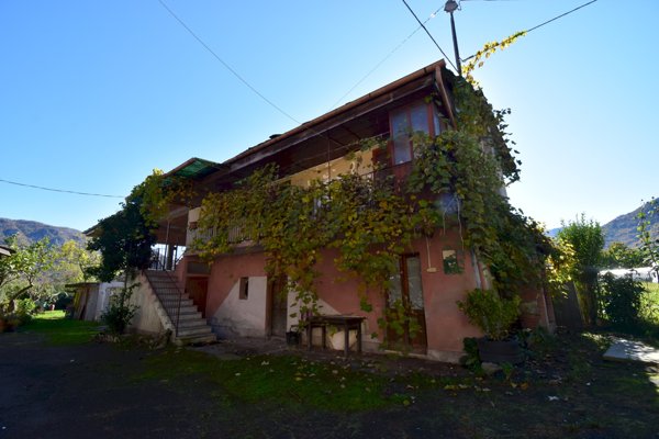 casa indipendente in vendita a Paesana