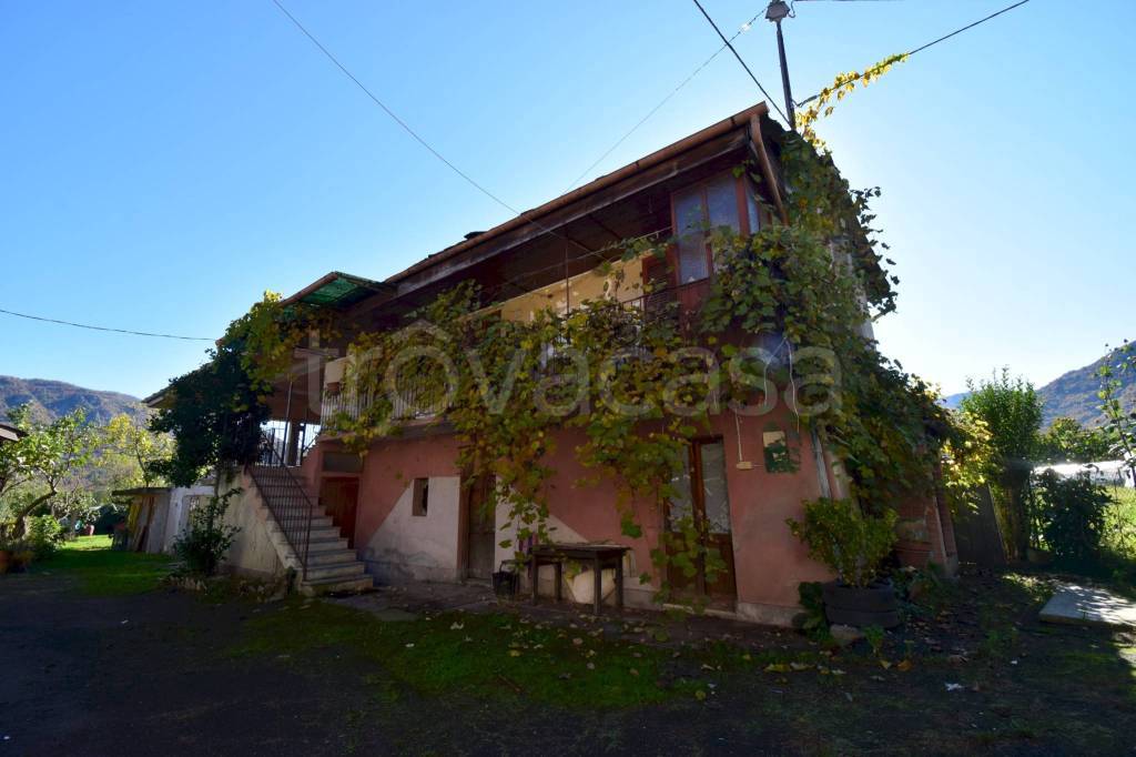 casa indipendente in vendita a Paesana
