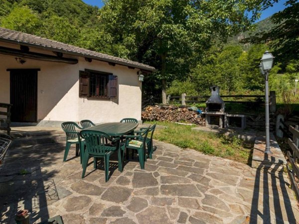 casa indipendente in vendita a Paesana in zona Calcinere