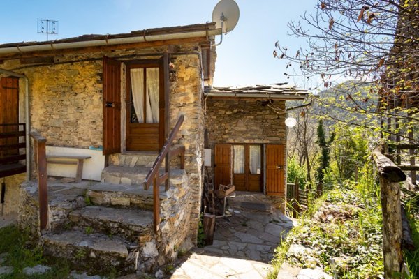 casa indipendente in vendita a Paesana
