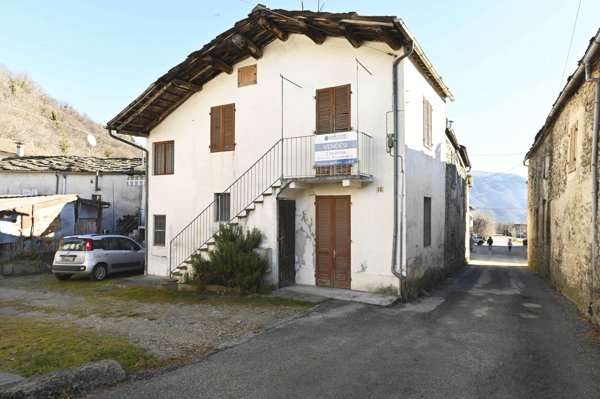 casa indipendente in vendita a Paesana