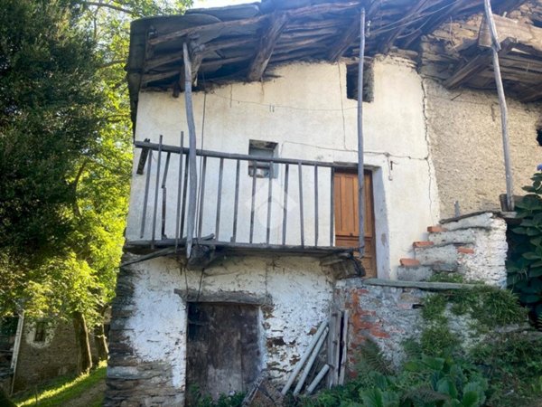 casale in vendita a Paesana