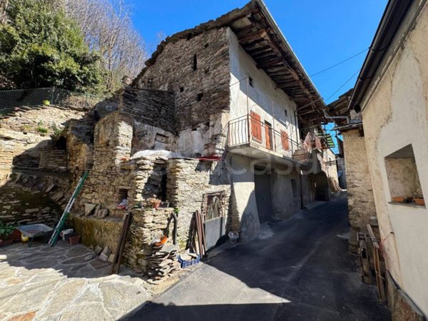 casale in vendita a Paesana in zona Calcinere