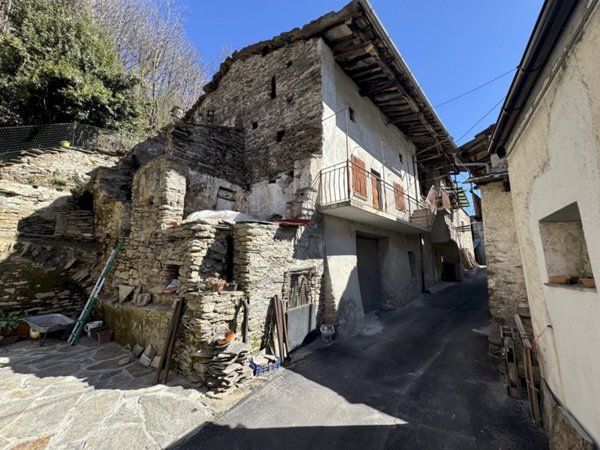 casale in vendita a Paesana in zona Calcinere