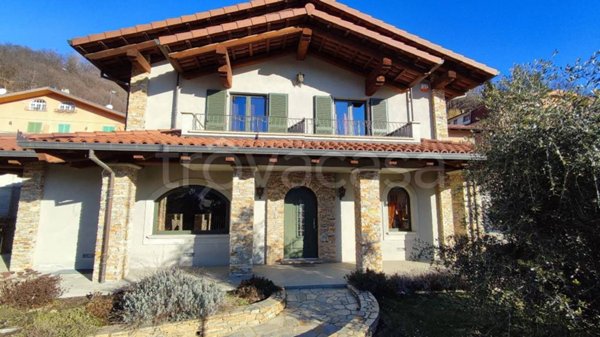 casa indipendente in vendita a Paesana