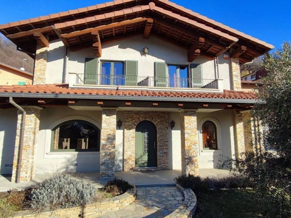casa indipendente in vendita a Paesana