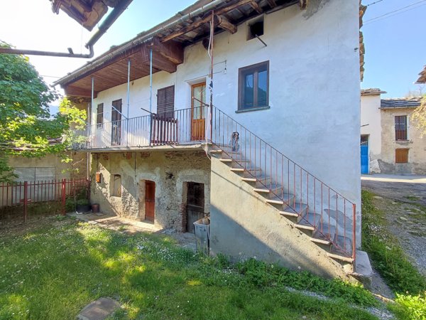 casa semindipendente in vendita a Paesana