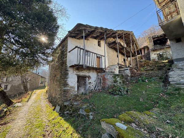 casa indipendente in vendita a Paesana