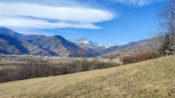 casa indipendente in vendita a Paesana