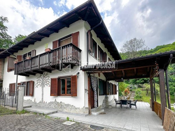 casa indipendente in vendita a Paesana