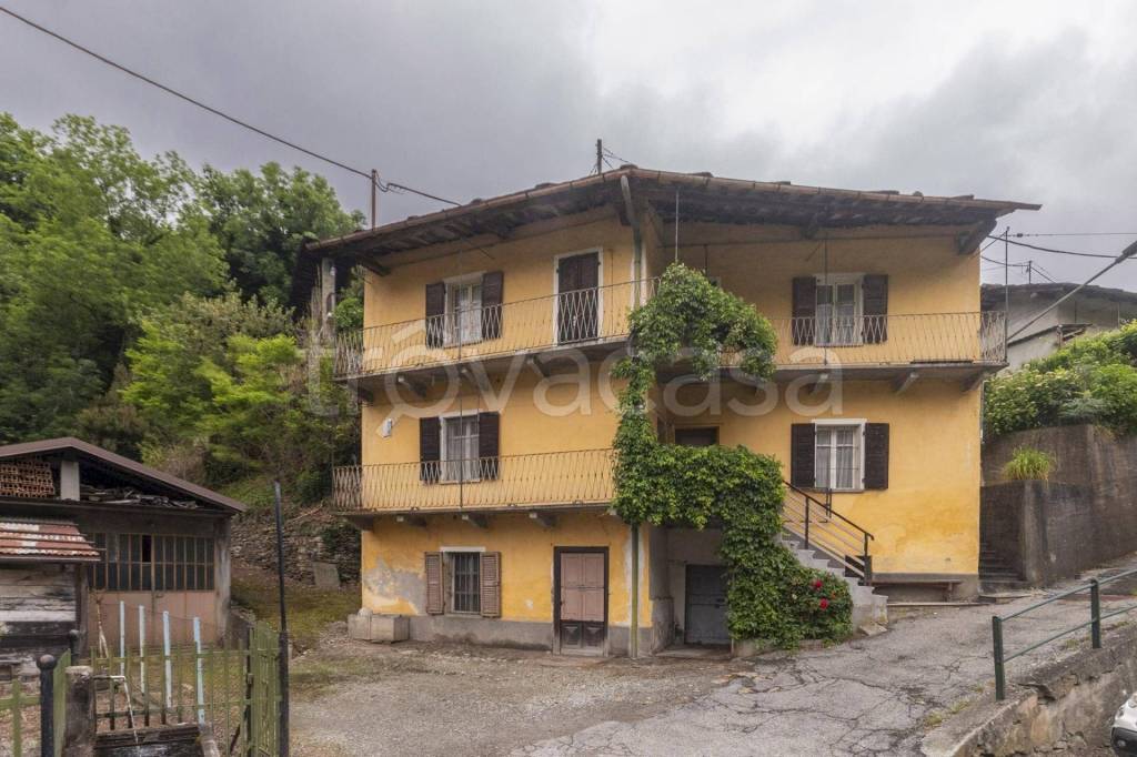 casa semindipendente in vendita a Paesana in zona Calcinere