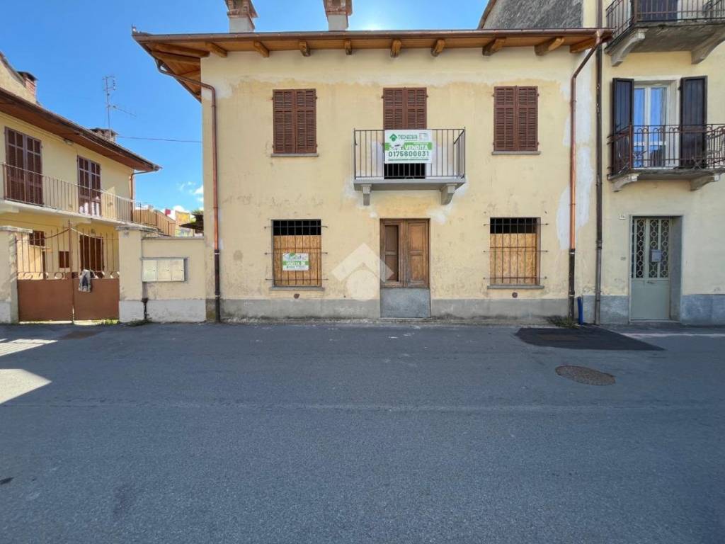 casa semindipendente in vendita a Paesana