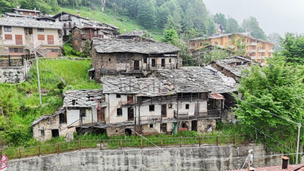 casale in vendita a Paesana in zona San Lorenzo