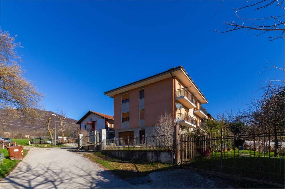 casa indipendente in vendita a Paesana