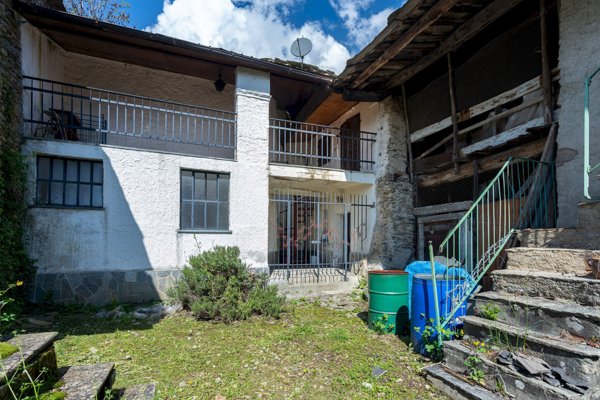 casa semindipendente in vendita a Paesana