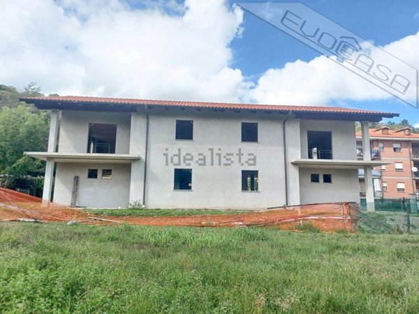 casa indipendente in vendita a Paesana