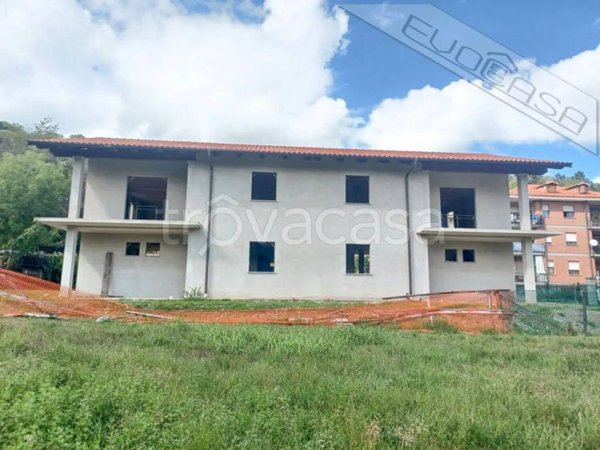 casa indipendente in vendita a Paesana