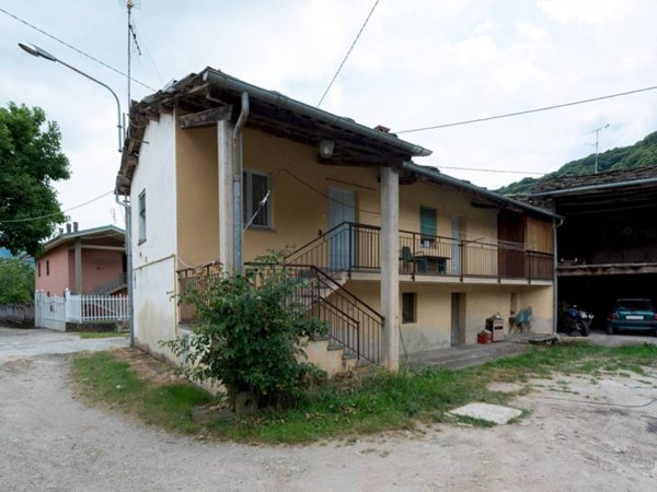 casa indipendente in vendita a Paesana
