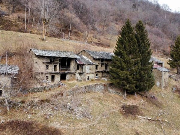 casale in vendita a Paesana