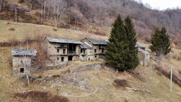 casale in vendita a Paesana