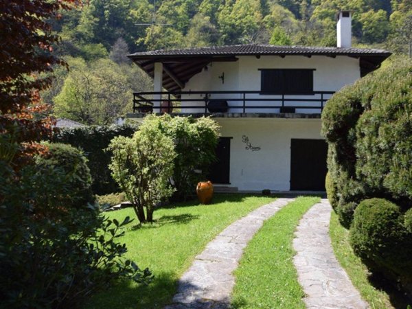 casa indipendente in vendita a Paesana