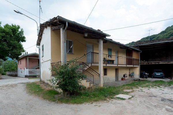 casa indipendente in vendita a Paesana