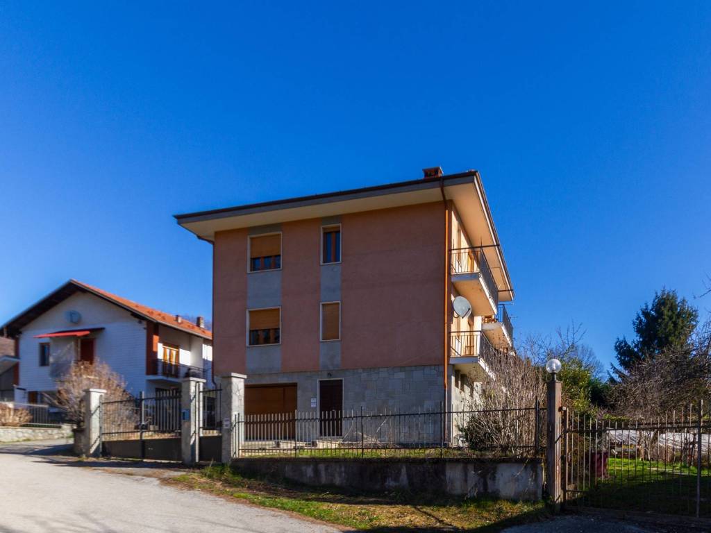 casa indipendente in vendita a Paesana