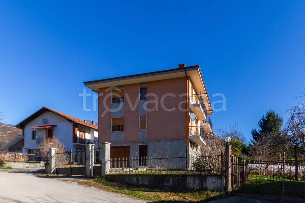 casa indipendente in vendita a Paesana