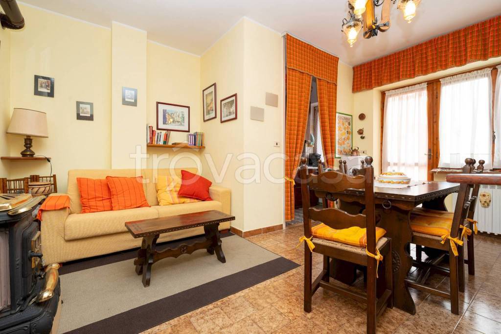 appartamento in vendita a Paesana