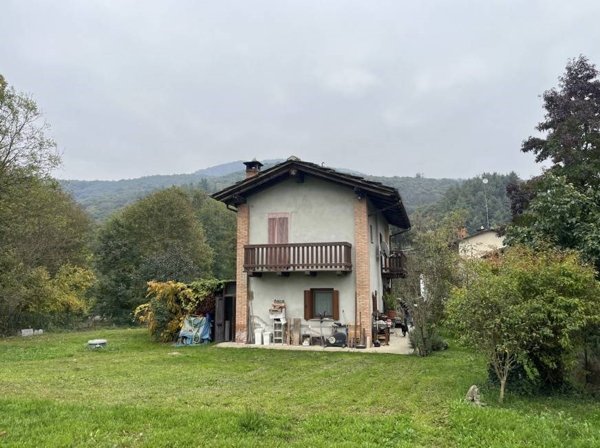 casa indipendente in vendita a Paesana