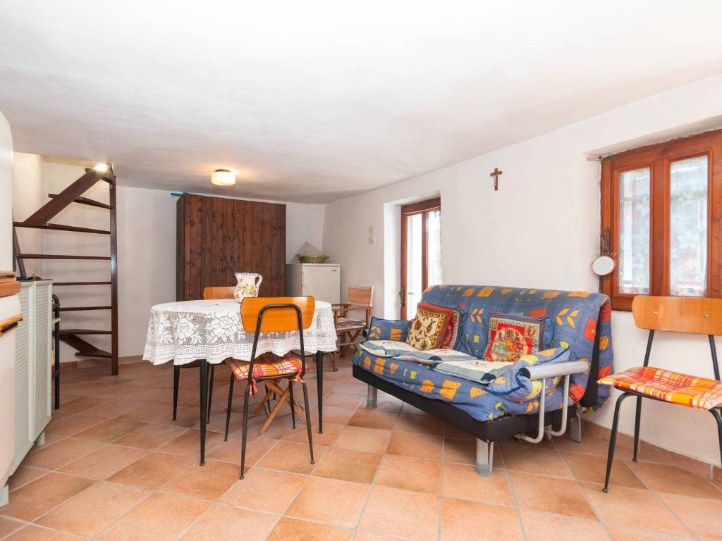 casa indipendente in vendita a Paesana