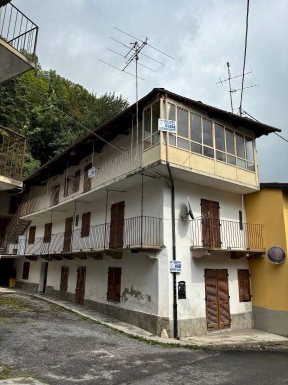 appartamento in vendita a Paesana in zona Calcinere