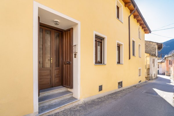 casa indipendente in vendita a Paesana in zona Calcinere