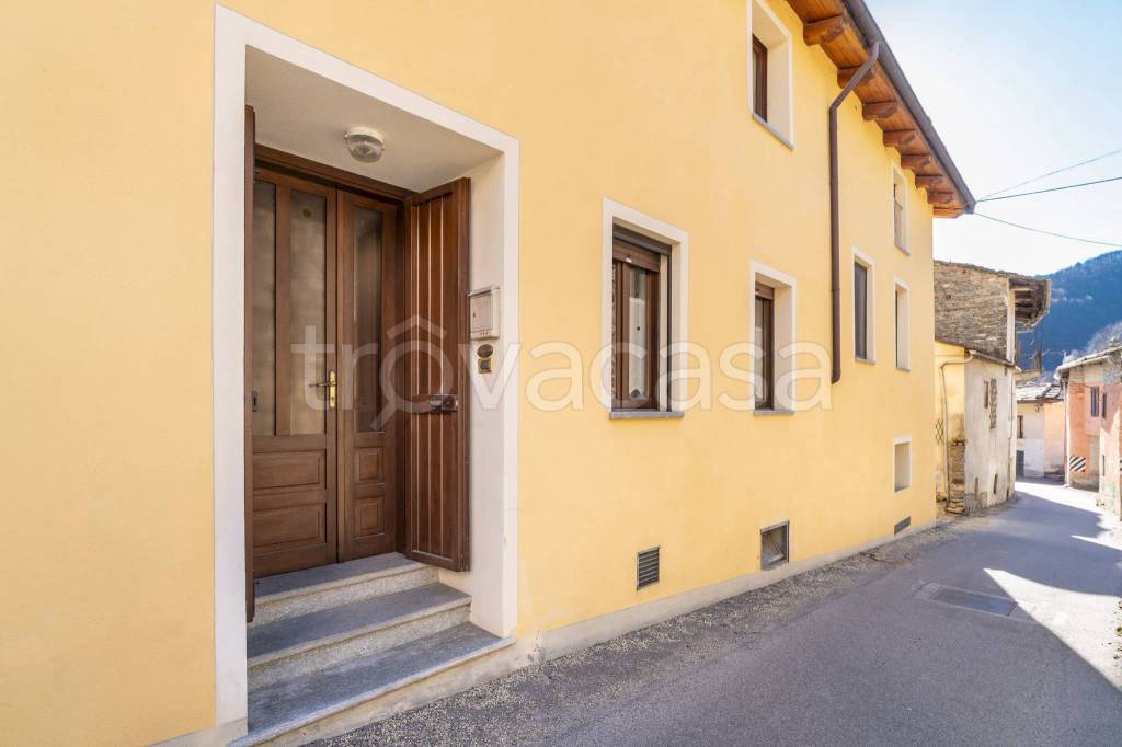 casa indipendente in vendita a Paesana in zona Calcinere