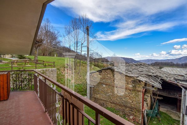 casa indipendente in vendita a Paesana