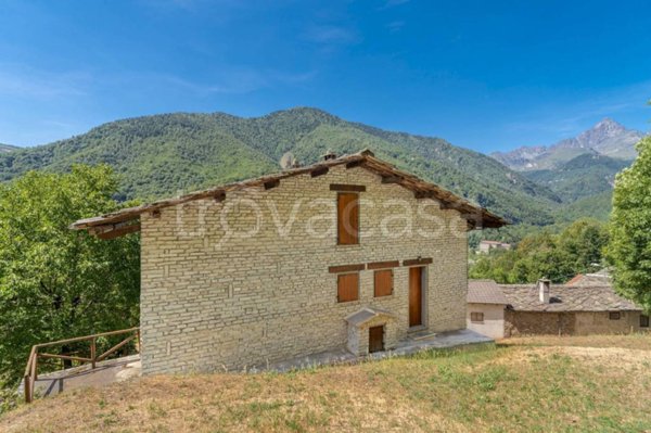casa indipendente in vendita a Paesana
