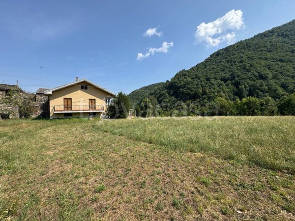 villa in vendita a Paesana in zona Calcinere