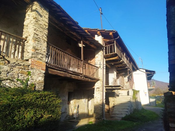 casa indipendente in vendita a Paesana in zona Croesio