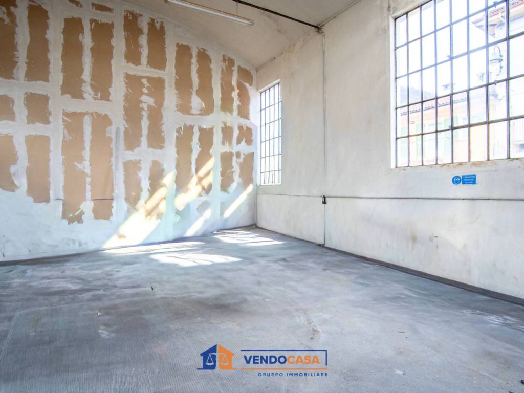 locale commerciale in vendita a Pagno