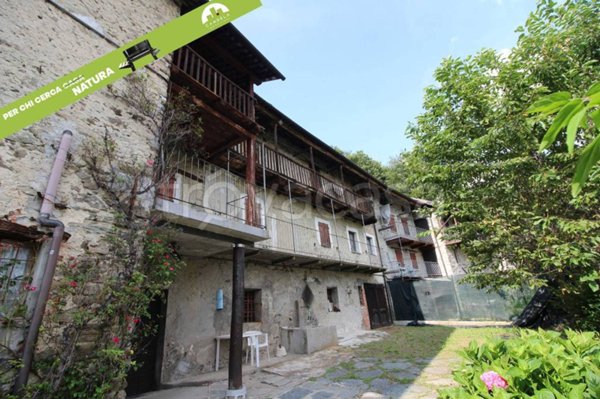 casa indipendente in vendita a Pamparato