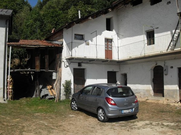 casa indipendente in vendita a Pamparato